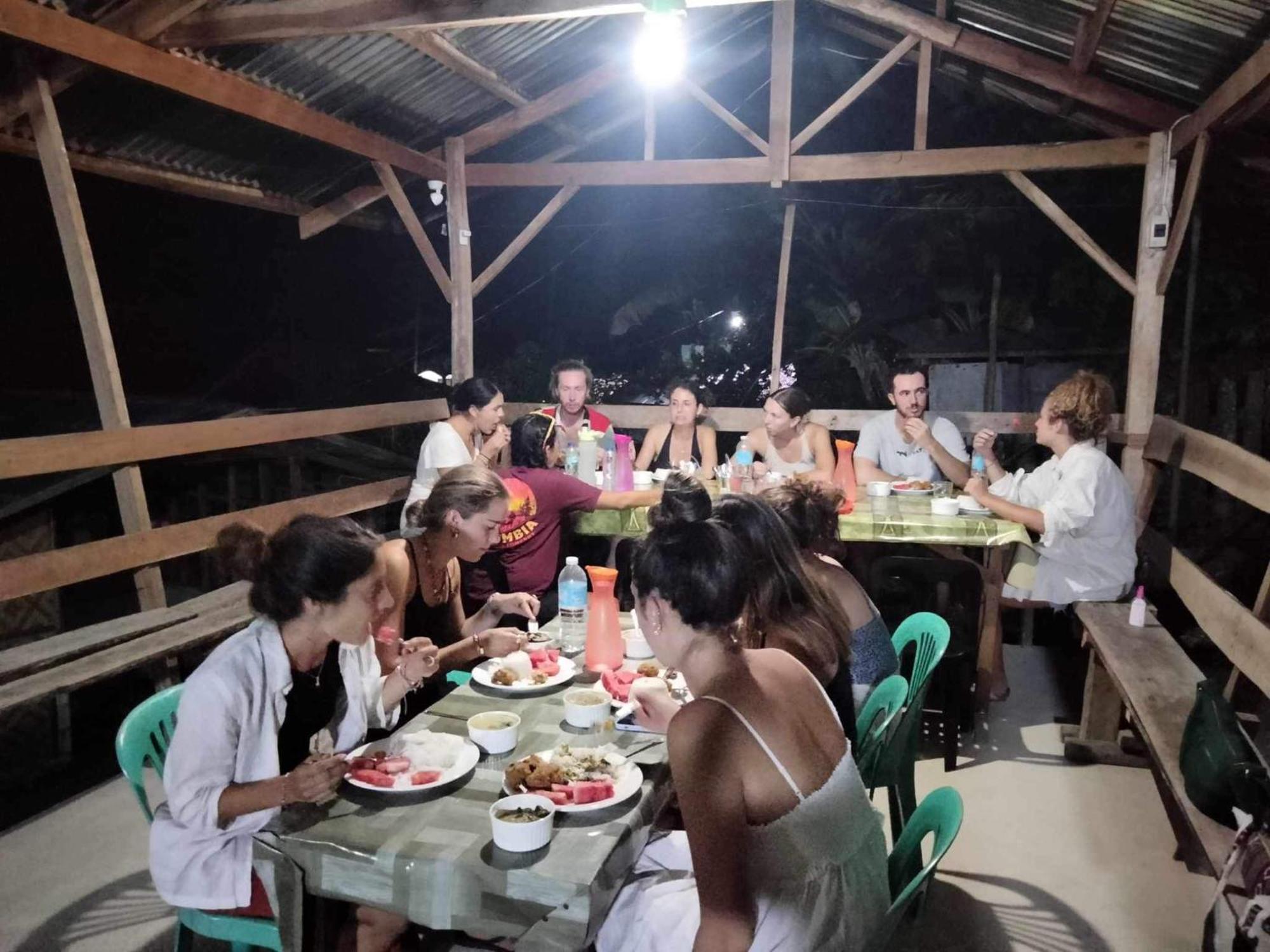 Roca'S Homestay Backpackers Chalet Batuan Dış mekan fotoğraf